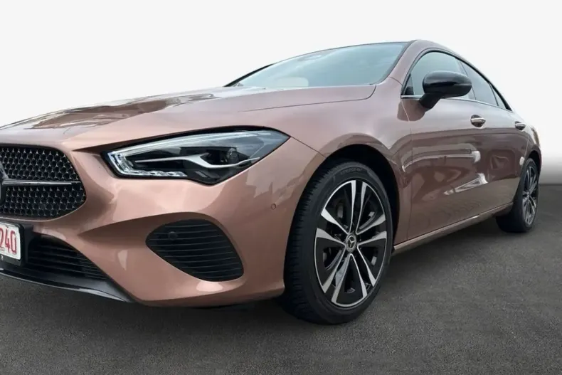 Mercedes-Benz CLA 180 din 2023 cu 17.543 km - oferta MER152303 - foto 6