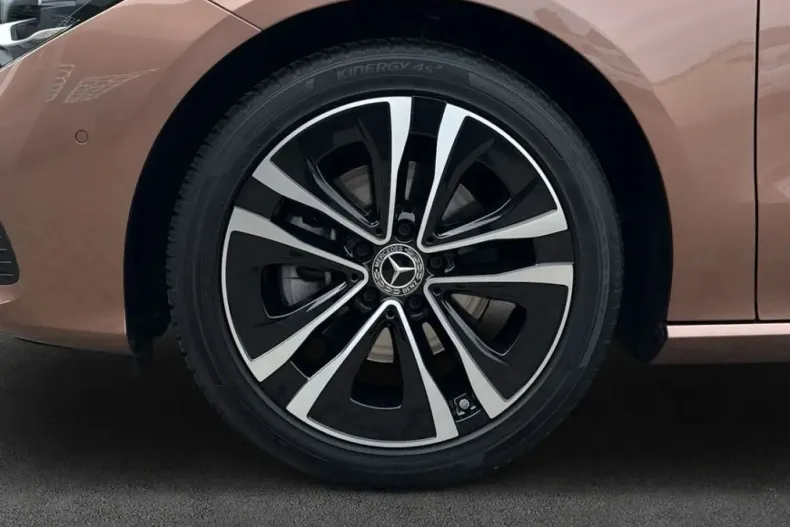Mercedes-Benz CLA 180 din 2023 cu 17.543 km - oferta MER152303 - foto 7