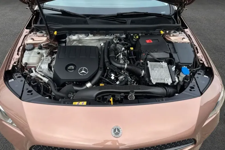 Mercedes-Benz CLA 180 din 2023 cu 17.543 km - oferta MER152303 - foto 8