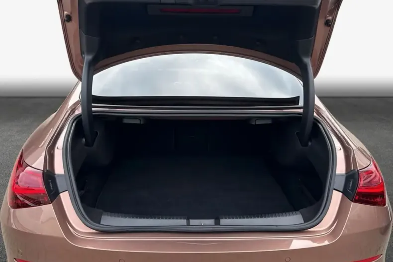 Mercedes-Benz CLA 180 din 2023 cu 17.543 km - oferta MER152303 - foto 9