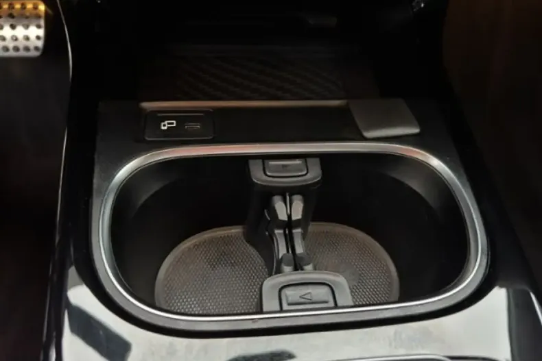 Mercedes-Benz CLA 200 Shooting Brake din 2021 cu 78.000 km - oferta MER152306 - foto 21