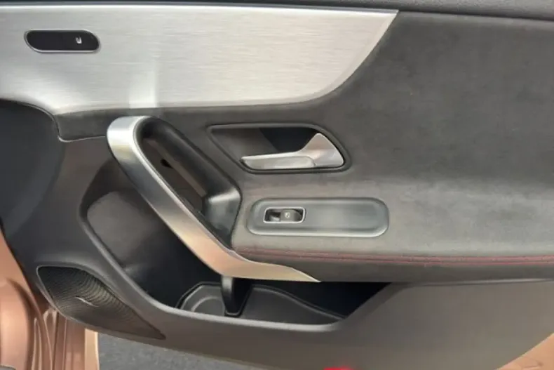 Mercedes-Benz CLA 200 Shooting Brake din 2021 cu 78.000 km - oferta MER152306 - foto 23