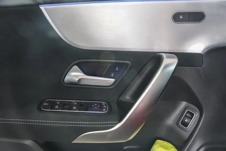 Mercedes-Benz CLA 250 din 2021 cu 75.810 km - oferta MER152307 - foto 17