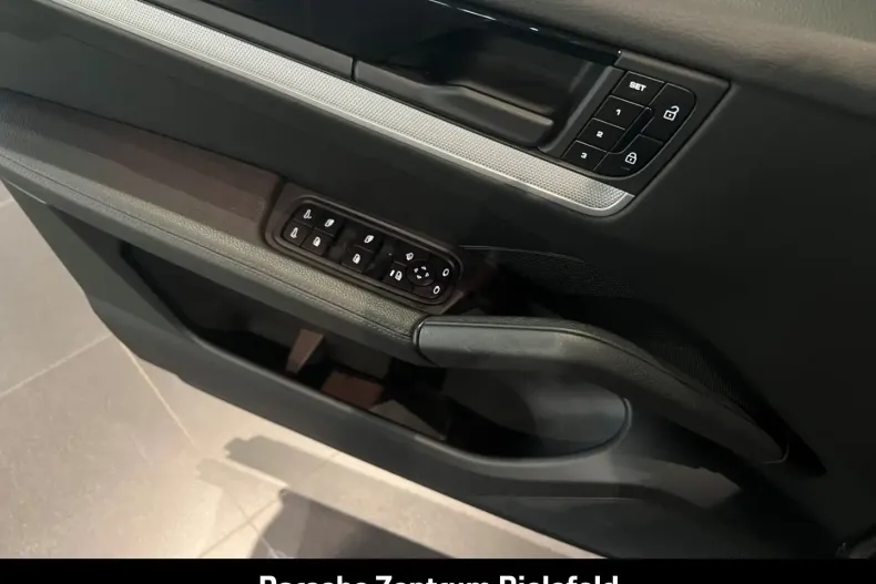 Porsche Cayenne din 2023 cu 38.388 km - oferta POR152308 - foto 18