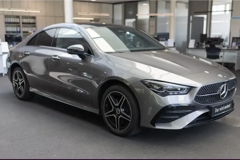 Mercedes-Benz CLA 250 din 2023 cu 35.650 km - oferta MER152312 - foto 1