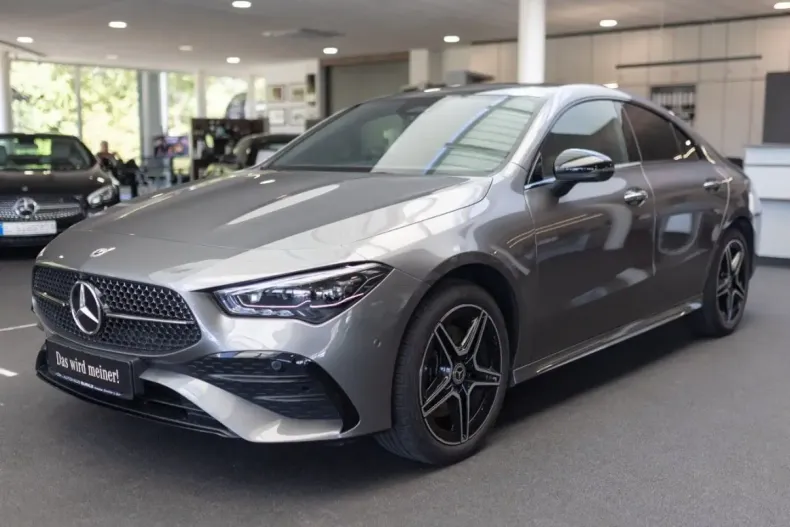 Mercedes-Benz CLA 250 din 2023 cu 35.650 km - oferta MER152312 - foto 3