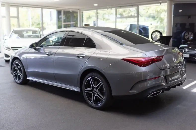 Mercedes-Benz CLA 250 din 2023 cu 35.650 km - oferta MER152312 - foto 4