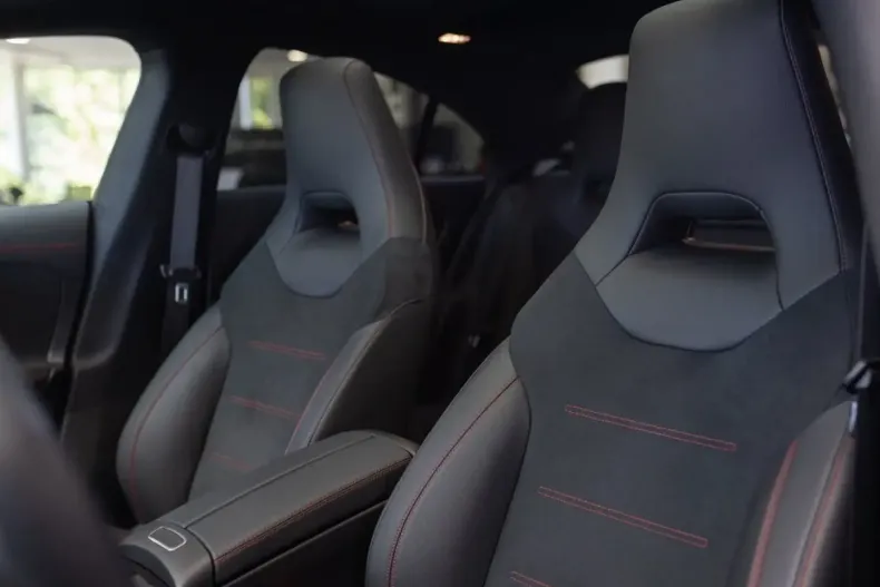 Mercedes-Benz CLA 250 din 2023 cu 35.650 km - oferta MER152312 - foto 9