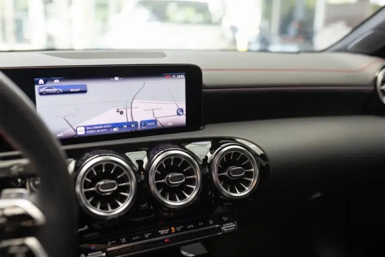 Mercedes-Benz CLA 250 din 2023 cu 35.650 km - oferta MER152312 - foto 14