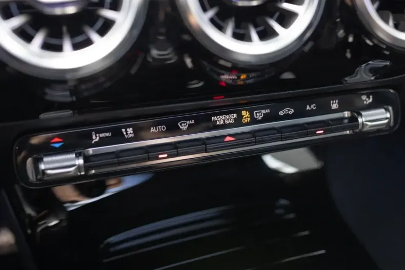 Mercedes-Benz CLA 250 din 2023 cu 35.650 km - oferta MER152312 - foto 17