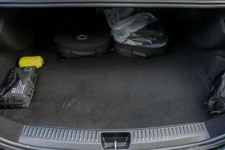 Mercedes-Benz E 400 din 2024 cu 39.400 km - oferta MER152317 - foto 4