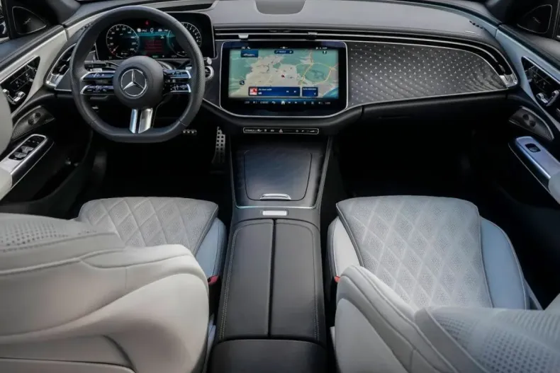 Mercedes-Benz E 400 din 2024 cu 39.400 km - oferta MER152317 - foto 10