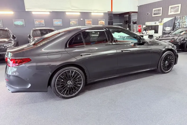 Mercedes-Benz E 300 din 2024 cu 4.000 km - oferta MER152322 - foto 12
