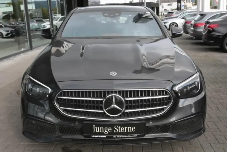 Mercedes-Benz E 300 din 2022 cu 76.200 km - oferta MER152324 - foto 2