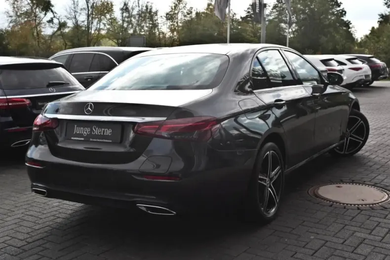 Mercedes-Benz E 300 din 2022 cu 76.200 km - oferta MER152324 - foto 3