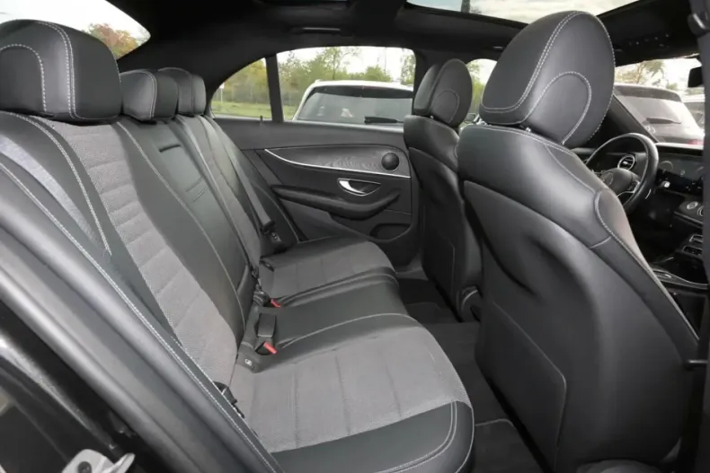 Mercedes-Benz E 300 din 2022 cu 76.200 km - oferta MER152324 - foto 11