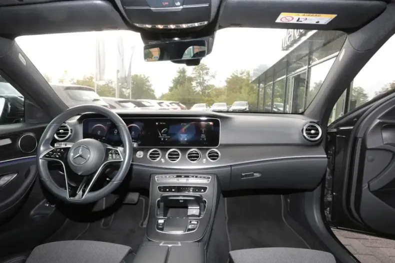 Mercedes-Benz E 300 din 2022 cu 76.200 km - oferta MER152324 - foto 12