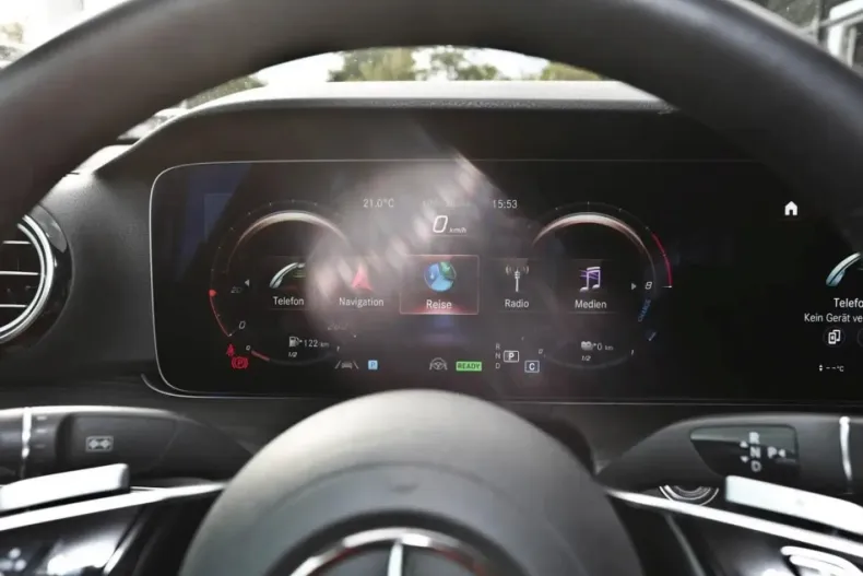 Mercedes-Benz E 300 din 2022 cu 76.200 km - oferta MER152324 - foto 19