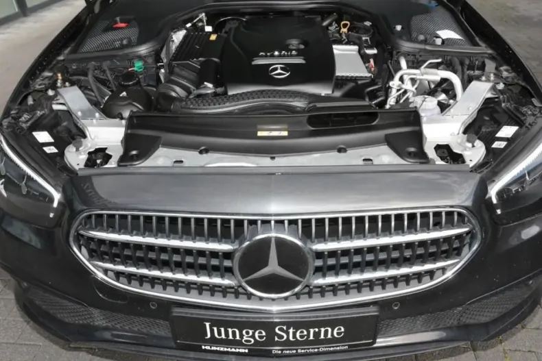 Mercedes-Benz E 300 din 2022 cu 76.200 km - oferta MER152324 - foto 20