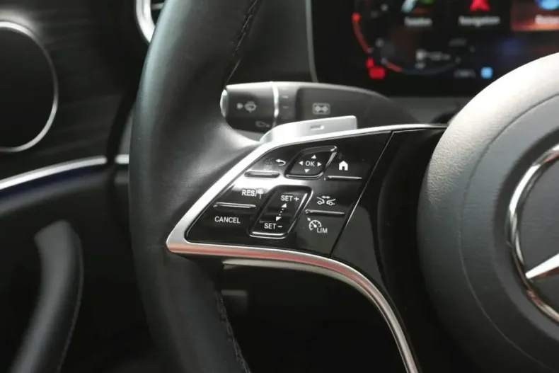 Mercedes-Benz E 300 din 2022 cu 76.200 km - oferta MER152324 - foto 23