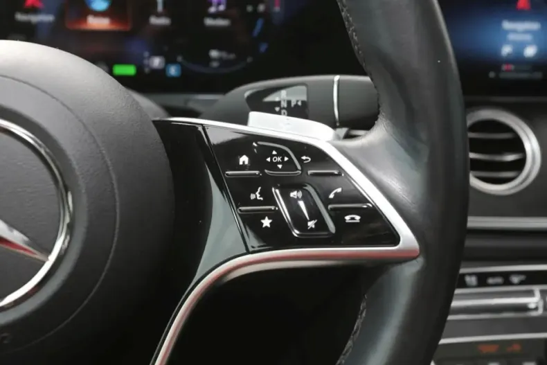 Mercedes-Benz E 300 din 2022 cu 76.200 km - oferta MER152324 - foto 24