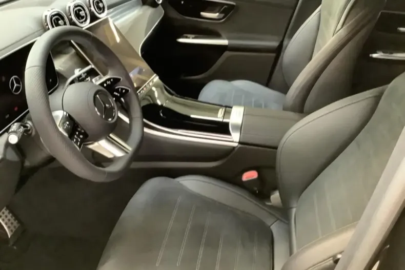 Mercedes-Benz GLC 300 din 2024 cu 8.600 km - oferta MER152336 - foto 11