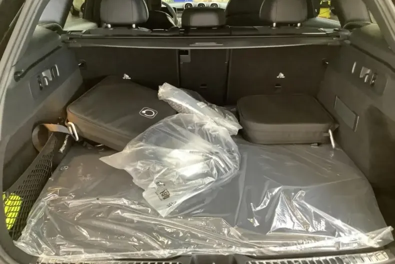 Mercedes-Benz GLC 300 din 2024 cu 8.600 km - oferta MER152336 - foto 16