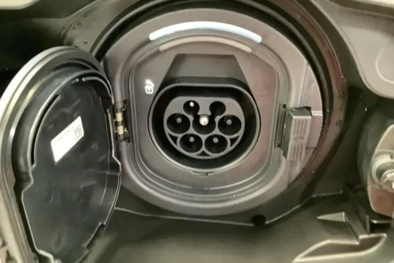 Mercedes-Benz GLC 300 din 2024 cu 8.600 km - oferta MER152336 - foto 17