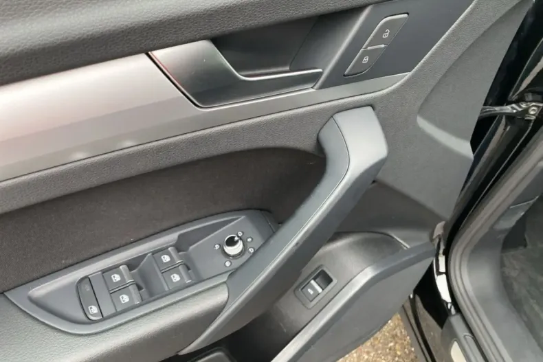 Audi Q5 din 2022 cu 75.991 km - oferta AUD152341 - foto 17