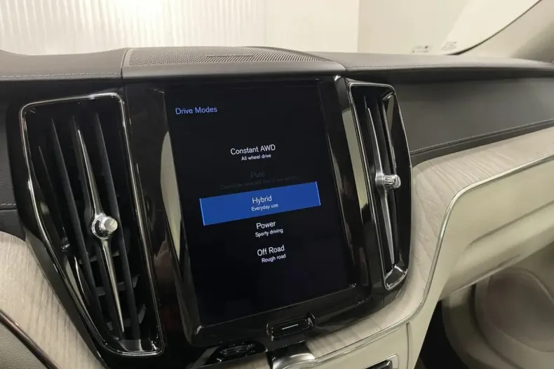 Volvo XC60 din 2020 cu 94.919 km - oferta VOL152347 - foto 16