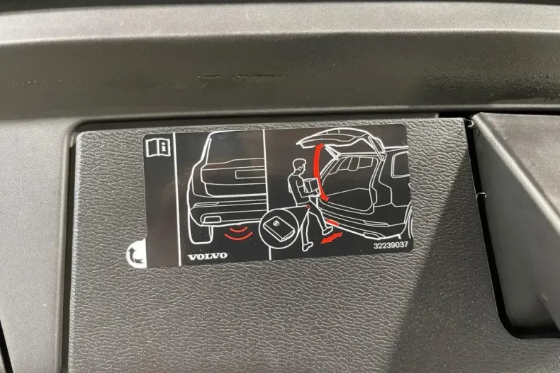 Volvo XC60 din 2020 cu 94.919 km - oferta VOL152347 - foto 26