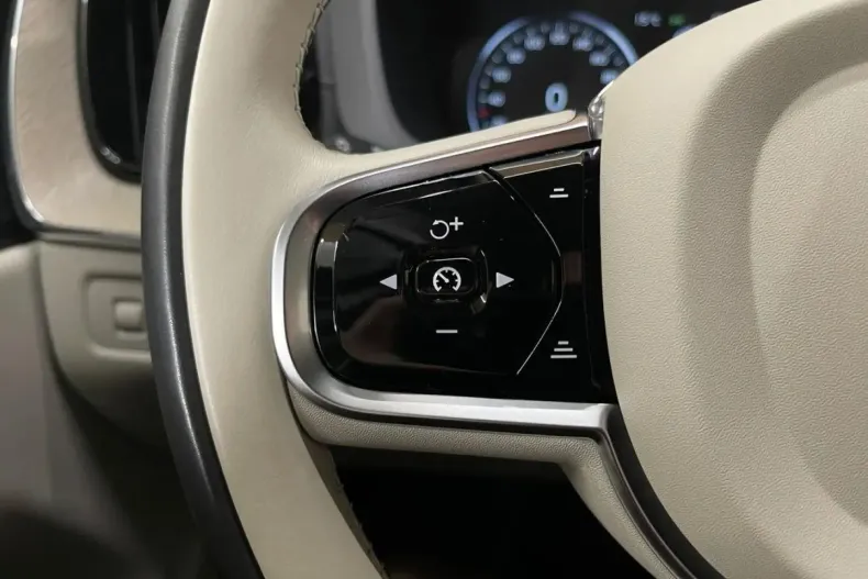 Volvo XC60 din 2020 cu 94.919 km - oferta VOL152347 - foto 29