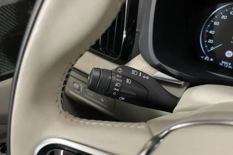 Volvo XC60 din 2020 cu 94.919 km - oferta VOL152347 - foto 30