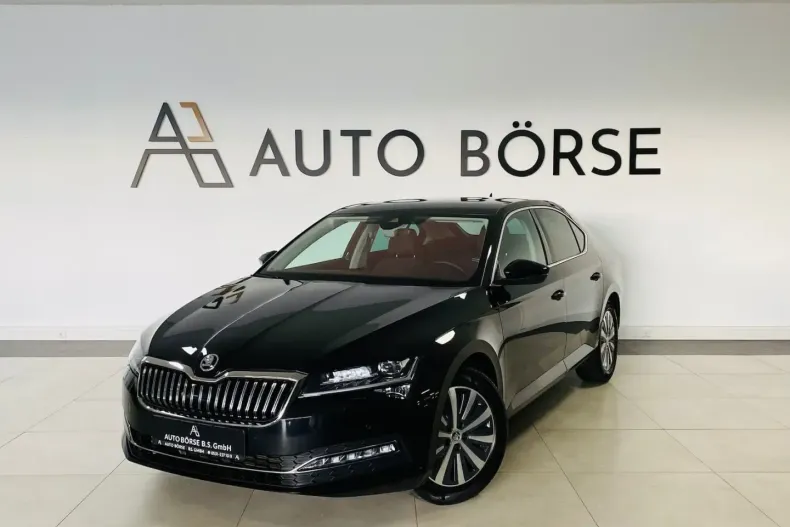 Skoda Superb din 2022 cu 82.690 km - oferta SKO152357 - foto 1