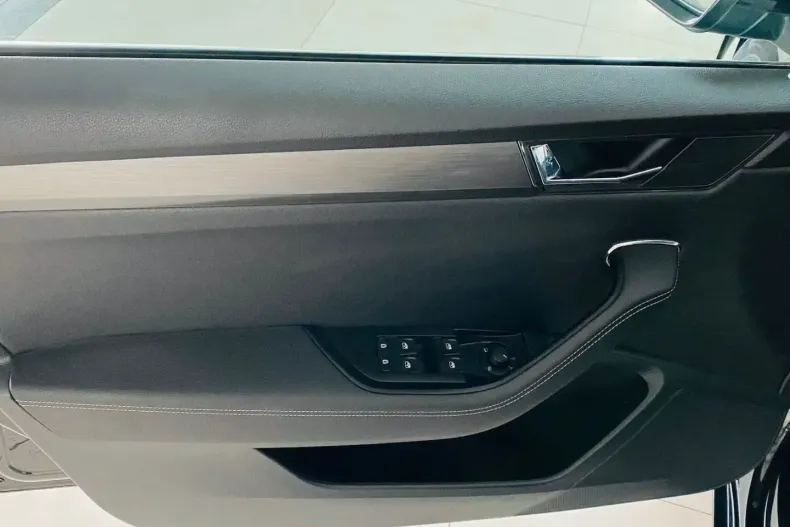 Skoda Superb din 2022 cu 82.690 km - oferta SKO152357 - foto 6