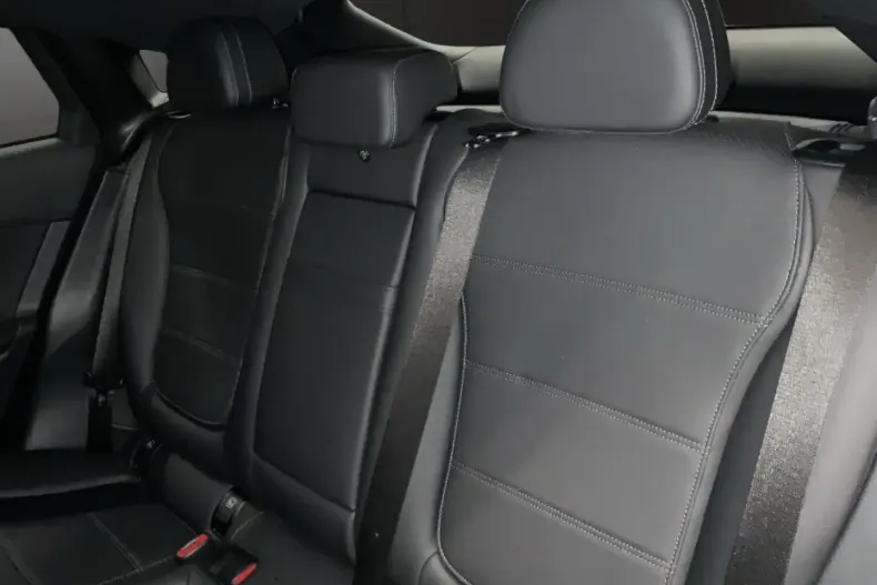 Mercedes-Benz GLC 300 din 2025 cu 10.412 km - oferta MER152358 - foto 6