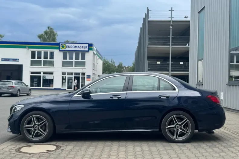 Mercedes-Benz C 200 din 2020 cu 69.800 km - oferta MER152364 - foto 1