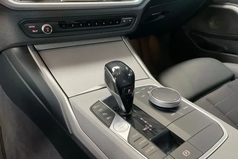 BMW 330 din 2020 cu 7.700 km - oferta BMW152366 - foto 22