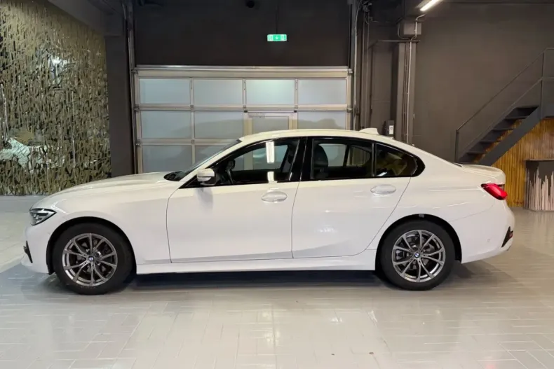 BMW 320 din 2021 cu 45.000 km - oferta BMW152370 - foto 4