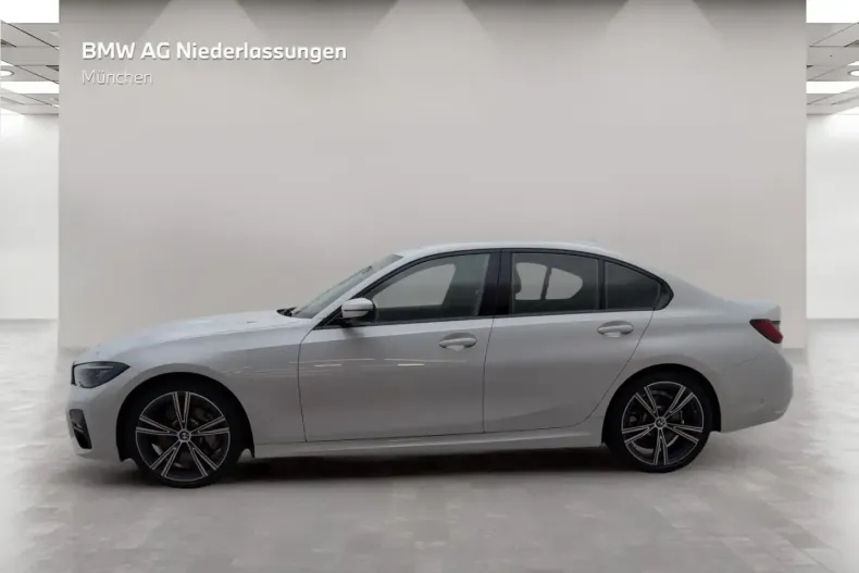 BMW 330 din 2022 cu 67.272 km - oferta BMW152372 - foto 2