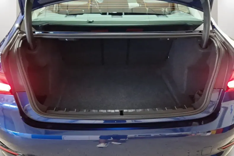 BMW 320 din 2020 cu 81.689 km - oferta BMW152373 - foto 11