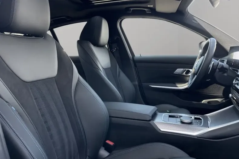 BMW 330 din 2024 cu 16.300 km - oferta BMW152374 - foto 12