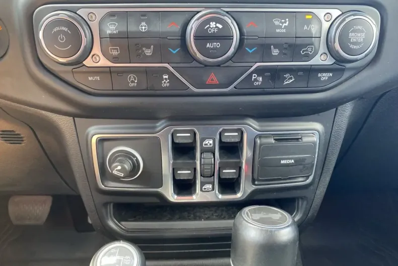 Jeep Wrangler din 2020 cu 53.826 km - oferta JEE152378 - foto 17