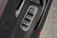 Mercedes-Benz CLA 250 din 2023 cu 2.796 km - oferta MER152382 - foto 14