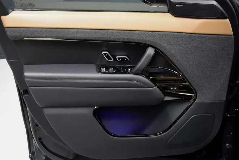 Land Rover Range Rover Sport din 2023 cu 9.980 km - oferta LAN152393 - foto 10