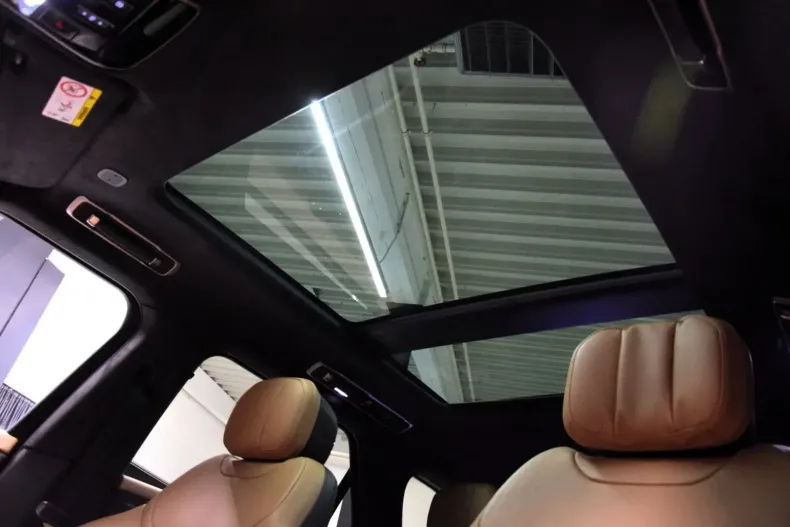 Land Rover Range Rover Sport din 2023 cu 9.980 km - oferta LAN152393 - foto 12