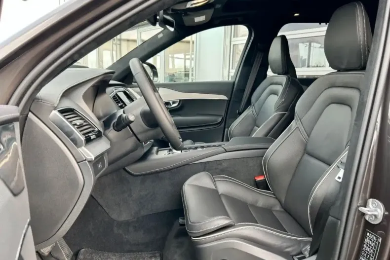 Volvo XC90 din 2024 cu 7.500 km - oferta VOL152398 - foto 3