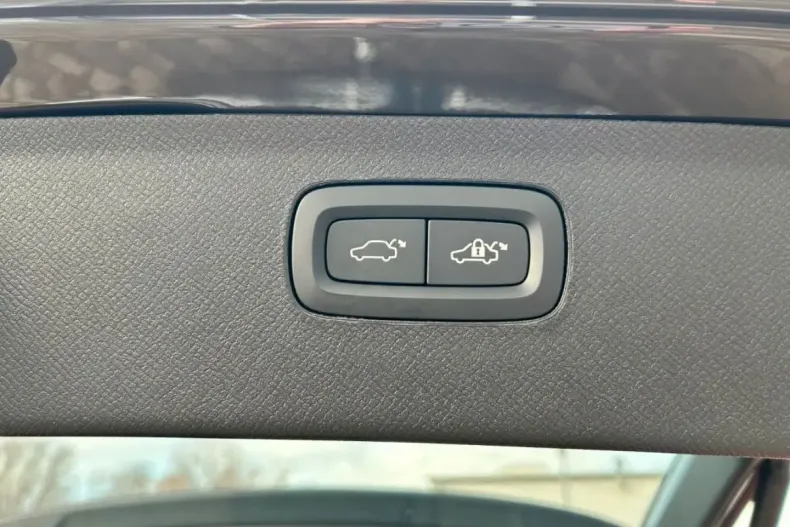 Volvo XC90 din 2024 cu 7.500 km - oferta VOL152398 - foto 13