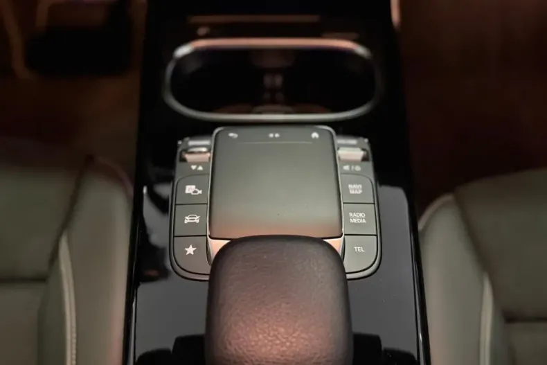 Mercedes-Benz CLA 250 din 2021 cu 37.000 km - oferta MER152413 - foto 11