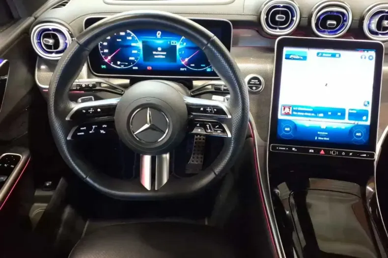 Mercedes-Benz GLC 300 din 2023 cu 61.242 km - oferta MER152417 - foto 3